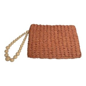 A NEW DAY SEAGRASS TERRA COTTA WITH BEIGE ROUND WOOD BEAD HANDLE
CLUTCH